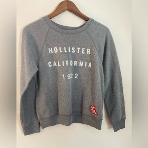 Gray Hollister crew neck size M